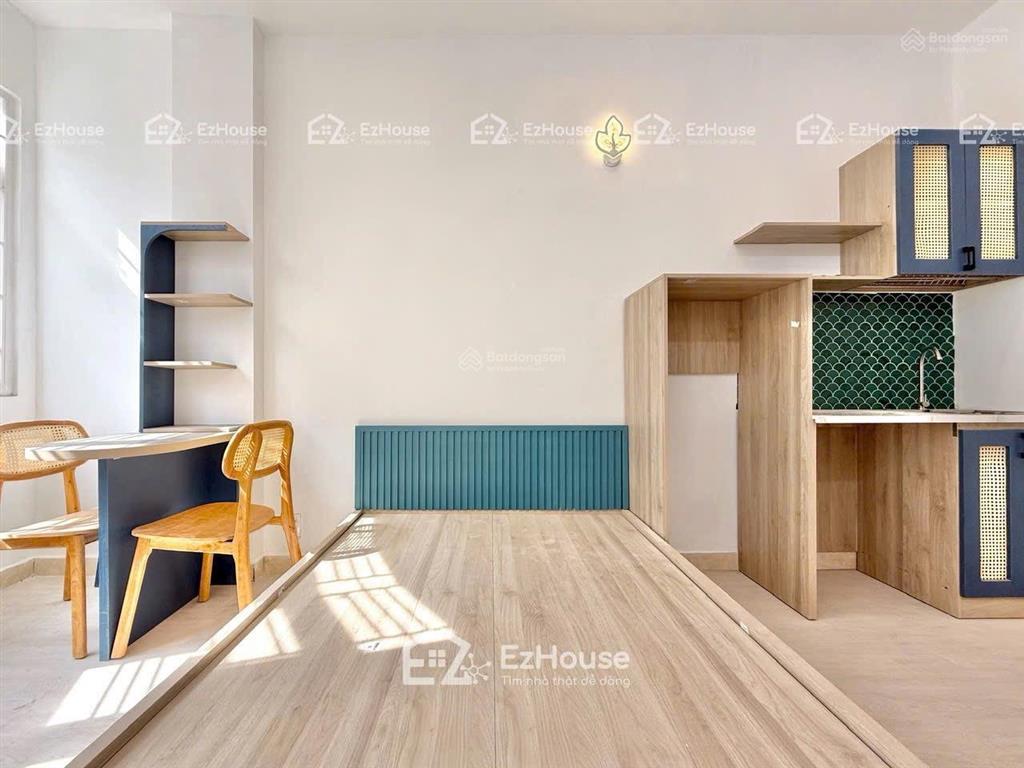 Cho thuê căn hộ ban công thoáng nhà mới sư vạn hạnh q10 gần vạn hạnh mall