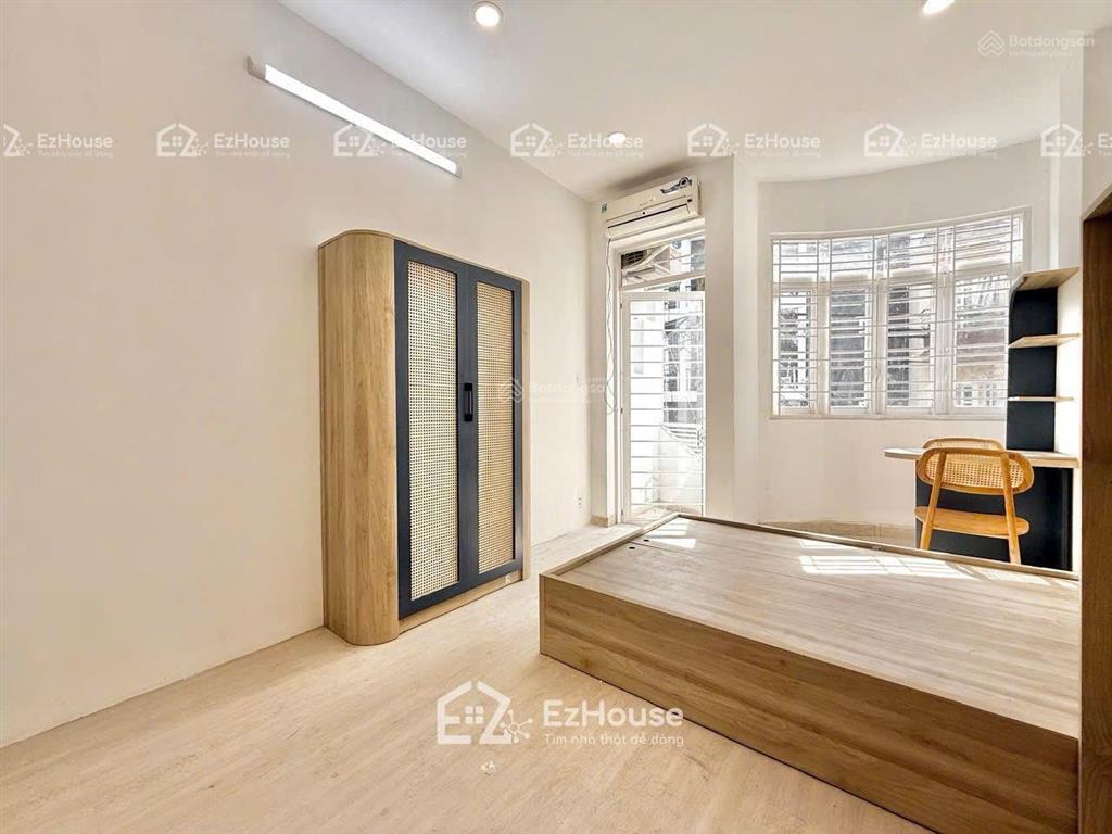 Cho thuê căn hộ ban công thoáng nhà mới sư vạn hạnh q10 gần vạn hạnh mall