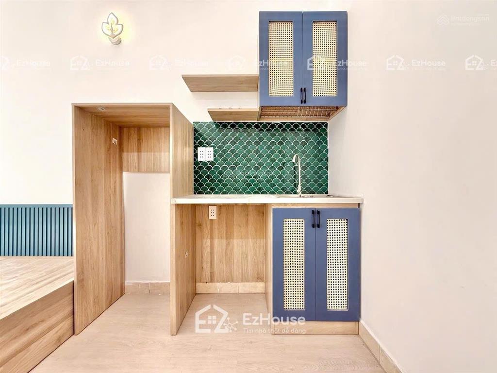 Cho thuê căn hộ ban công thoáng nhà mới sư vạn hạnh q10 gần vạn hạnh mall