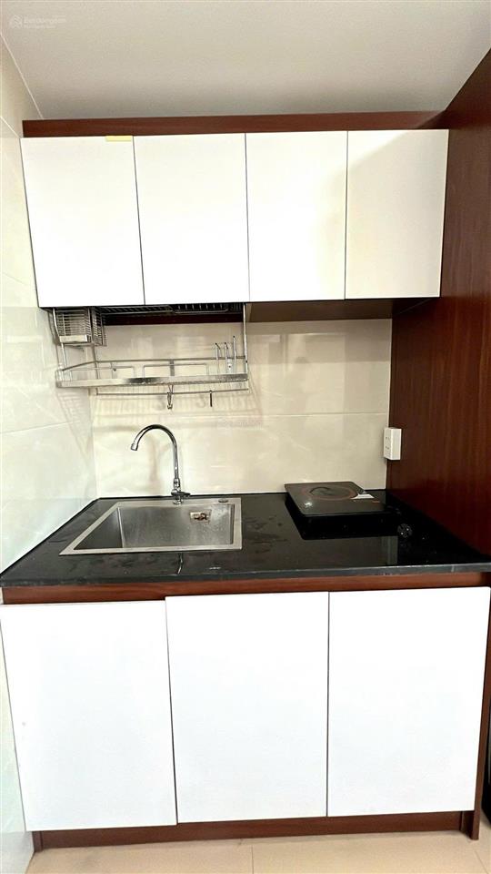 Cho thuê căn hộ cửa sổ thoáng thang máy hầm xe trần hưng đạo, quận 5 full nội thất, ở ngay