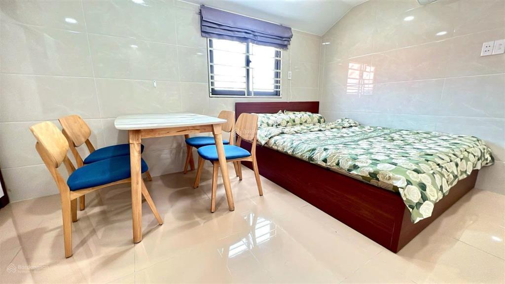 Cho thuê căn hộ cửa sổ thoáng thang máy hầm xe trần hưng đạo, quận 5 full nội thất, ở ngay
