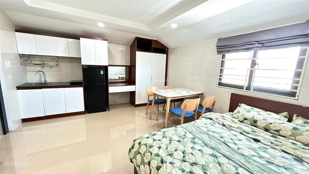 Cho thuê căn hộ cửa sổ thoáng thang máy hầm xe trần hưng đạo, quận 5 full nội thất, ở ngay