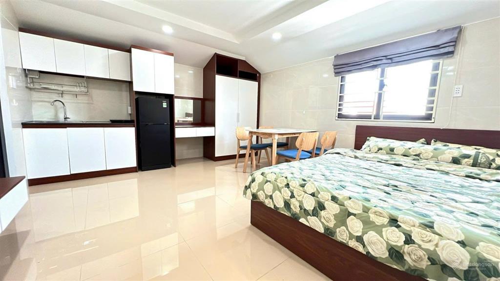 Cho thuê căn hộ cửa sổ thoáng thang máy hầm xe trần hưng đạo, quận 5 full nội thất, ở ngay