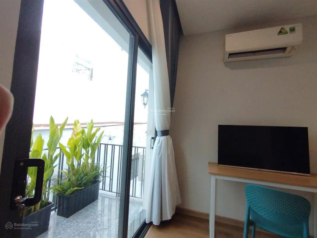 Cho thuê căn hộ ban công thoáng full nội thất ngay tô hiến thành quận 10 gần vạn hạnh mall