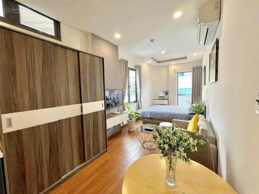 Căn hộ ban công thoáng full nội thất trần hưng đạo q1 gần chợ bến thành