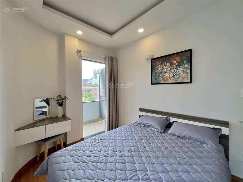Căn hộ ban công thoáng full nội thất trần hưng đạo q1 gần chợ bến thành
