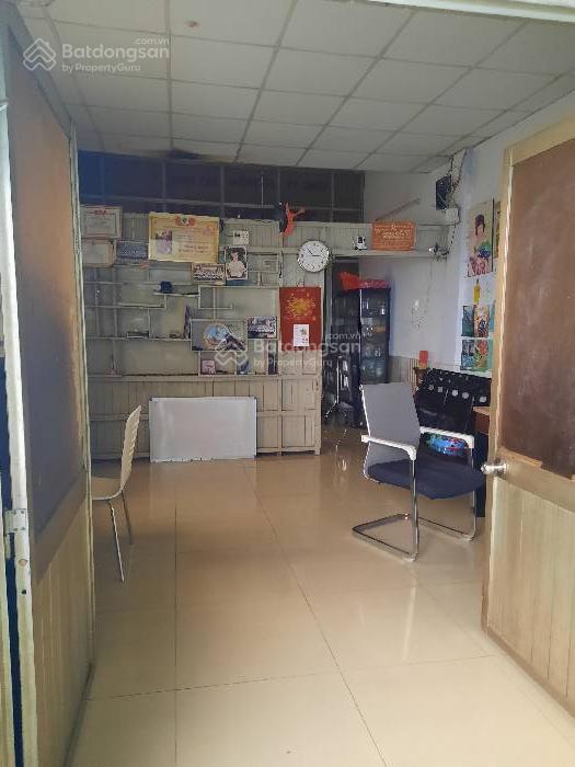 Bán nhà c4 mặt tiền kd đẹp đường hồng lạc,gần âu cơ.