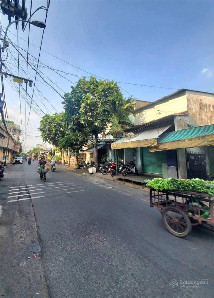 Mặt tiền kinh doanhđường miếu bình đônggần ngã tư 4 xã.