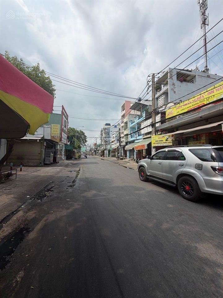 Mặt tiền kinh doanh đẹpđường trương phước phangần chợ bình trị đông