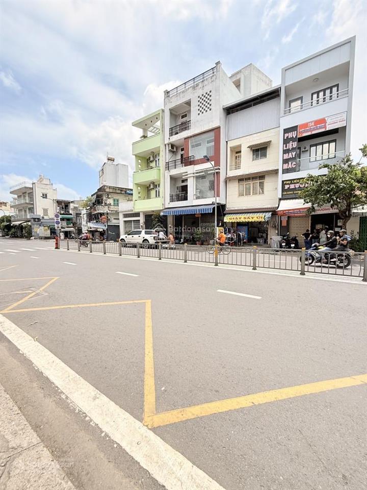 Mặt tiền kd đẹp  đường phạm văn chí  nhà 4 tầng, gần chợ bình tiên q6