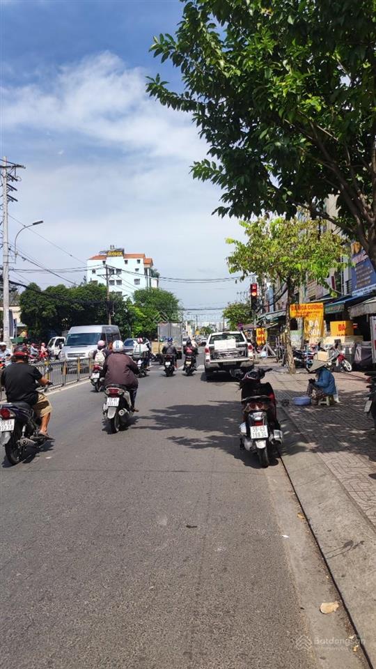 Mặt tiền kinh doanh đẹpđường an dương vương,gần bà hom,chợ phú lâm.