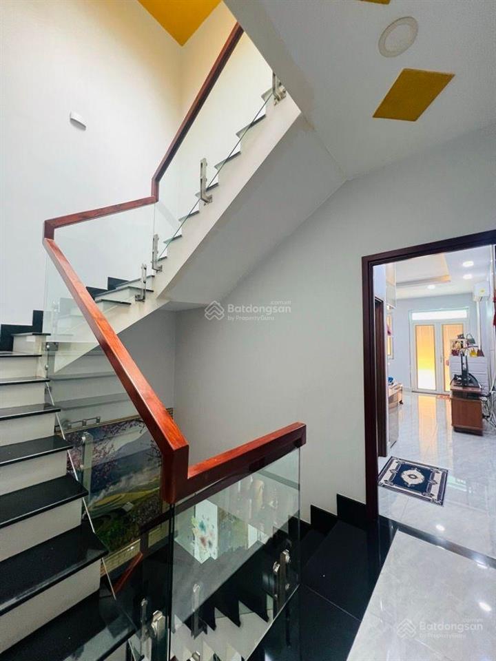 Nhà đẹp 3 tầngđoàn phú tứbến xe miền tây,giáp q6