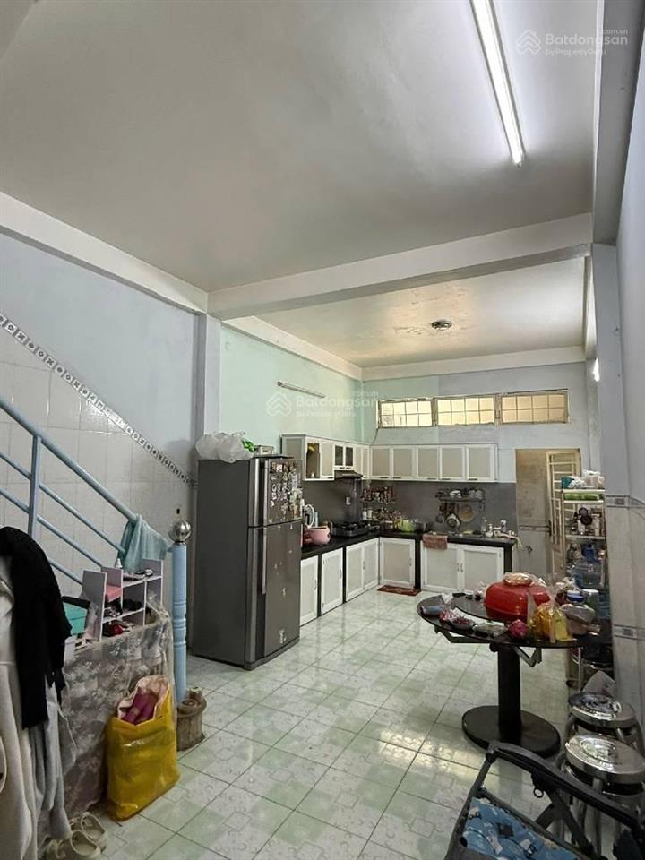 Mặt tiền kd nguyễn thức tựnhà 3 tầngngay bến xe miền tây,q6.
