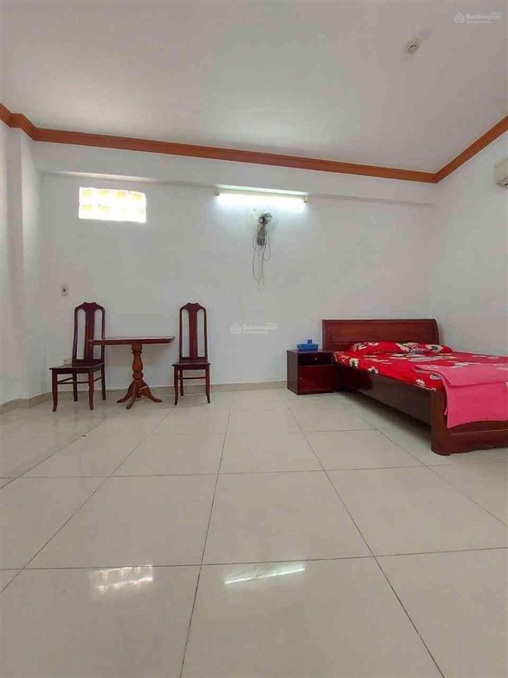 Bán chdv 7 tầng  mặt tiền đường tên lửa  277m²  giá 33 tỷ.