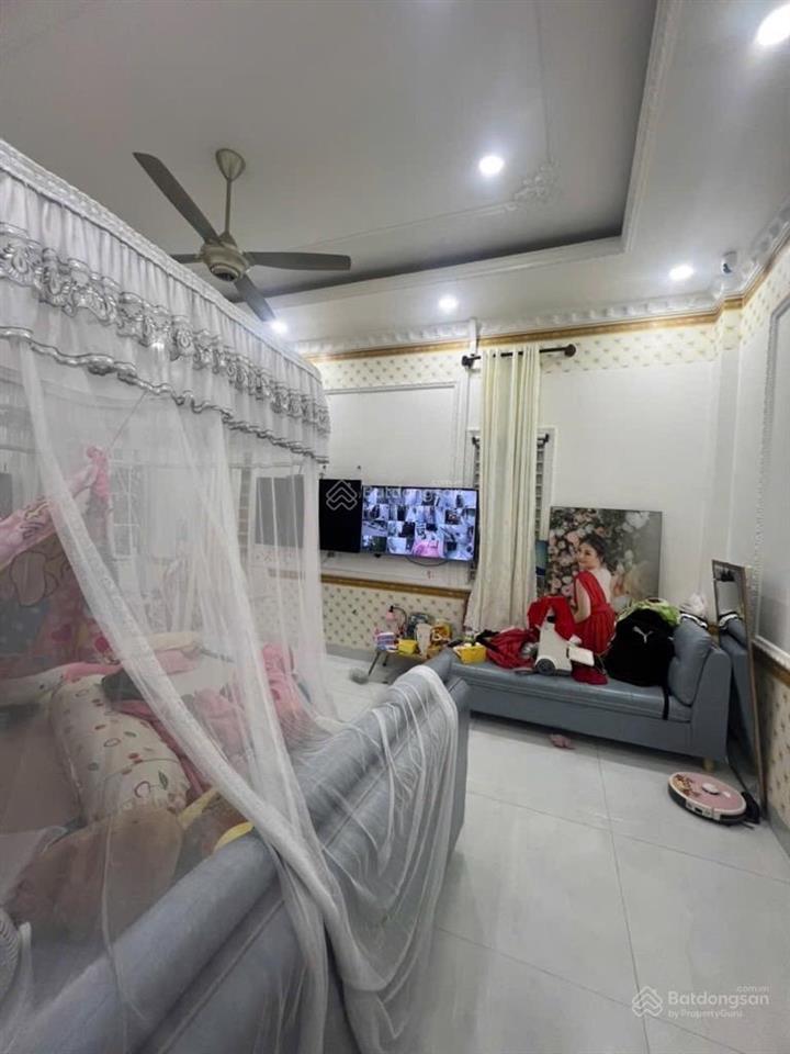 Mặt tiền kinh doanh đỉnh 5 tầng khu tên lửa  410 m²  ngang 8m  dòng tiền 100 triệu/tháng