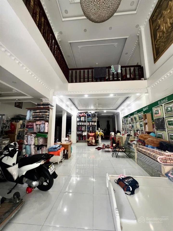 Mặt tiền kinh doanh đỉnh 5 tầng khu tên lửa  410 m²  ngang 8m  dòng tiền 100 triệu/tháng
