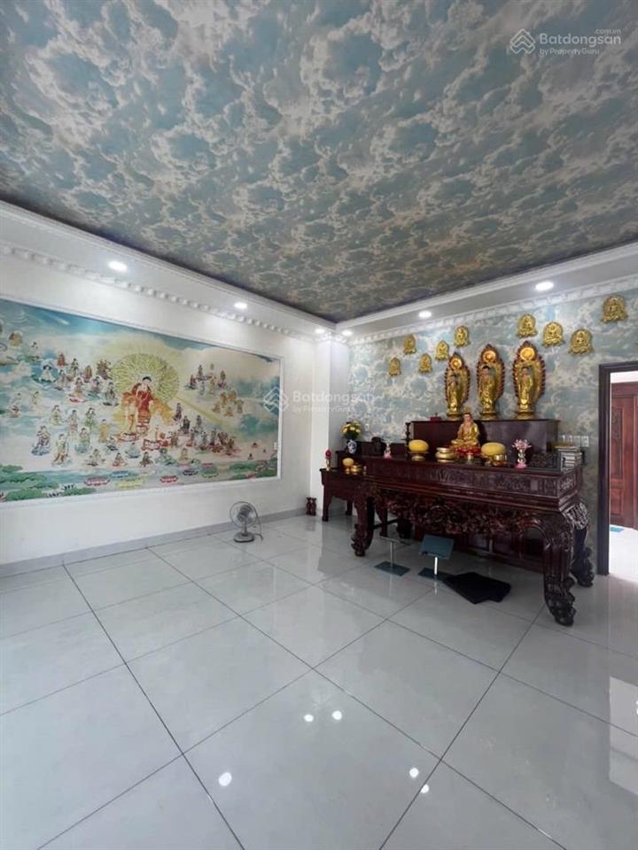 Mặt tiền kinh doanh đỉnh 5 tầng khu tên lửa  410 m²  ngang 8m  dòng tiền 100 triệu/tháng