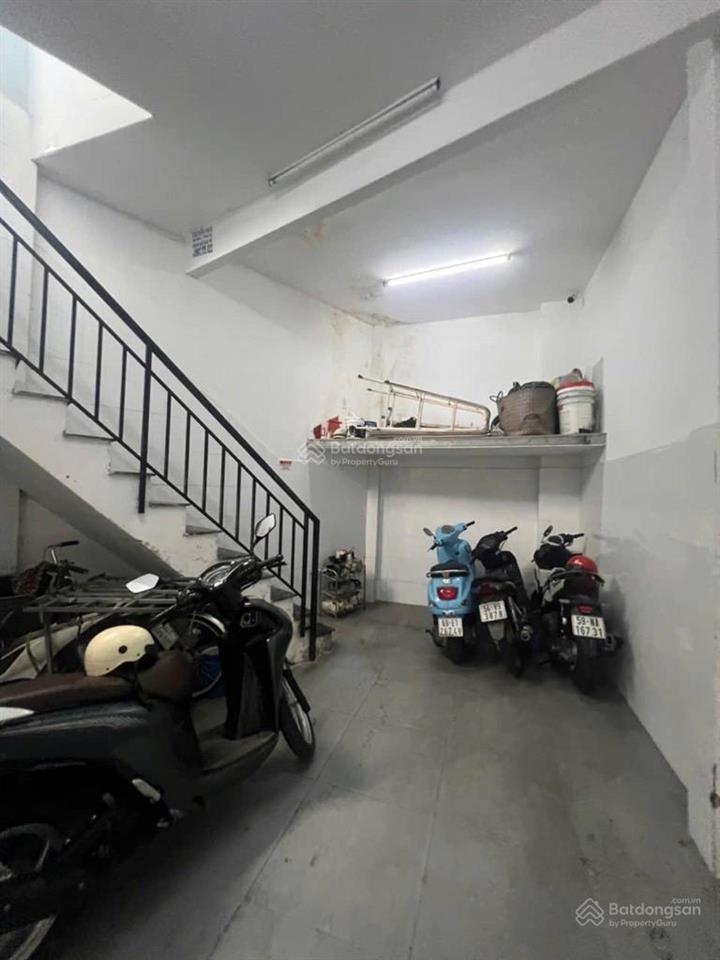 Mặt tiền kinh doanh đỉnh 5 tầng khu tên lửa  410 m²  ngang 8m  dòng tiền 100 triệu/tháng