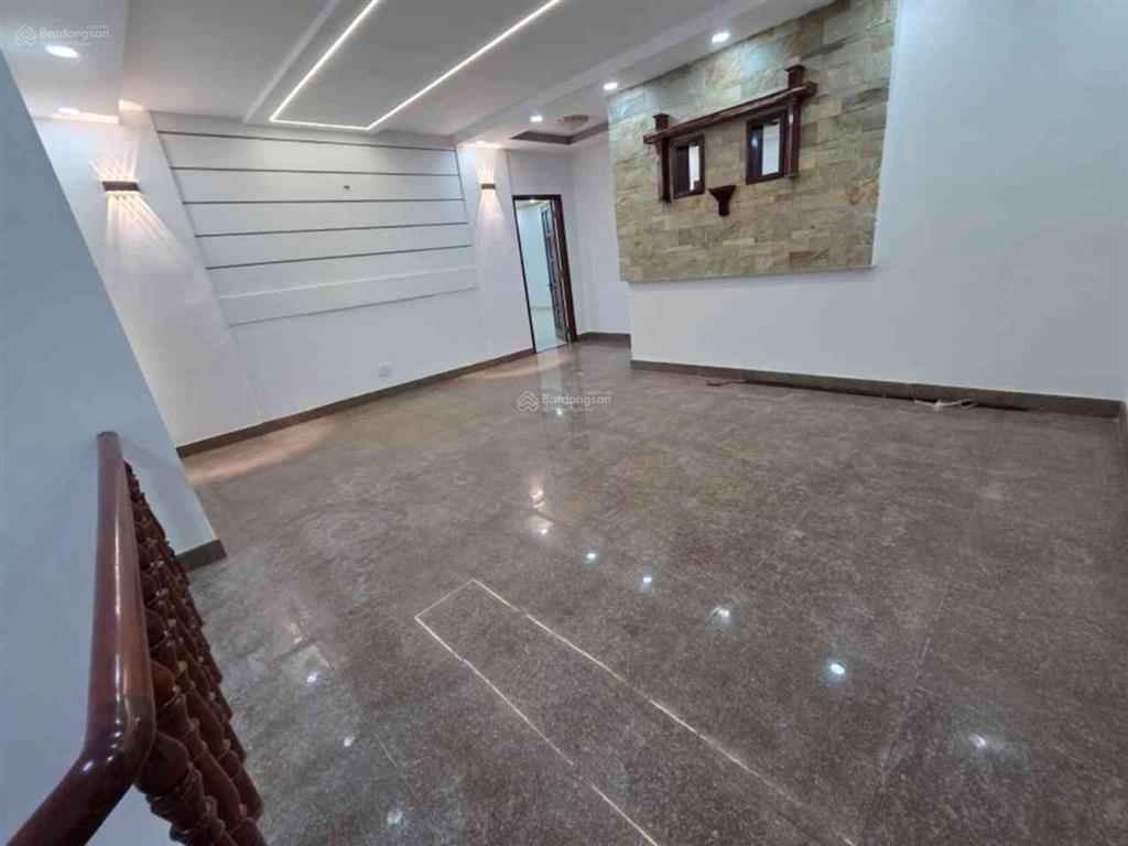 Biệt thự đẹp 2 tầng 240m2(12x20)đường số 3 kdc tên lửa, gần aeongiá 30 tỷ