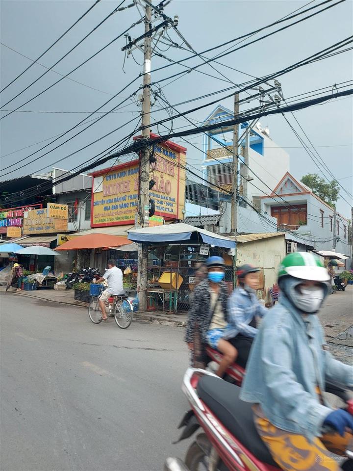 Mặt tiền kd đường tây lân, ngay ngã tư ql1a với hương lộ 2  dt 350m2  giá 27 tỷ