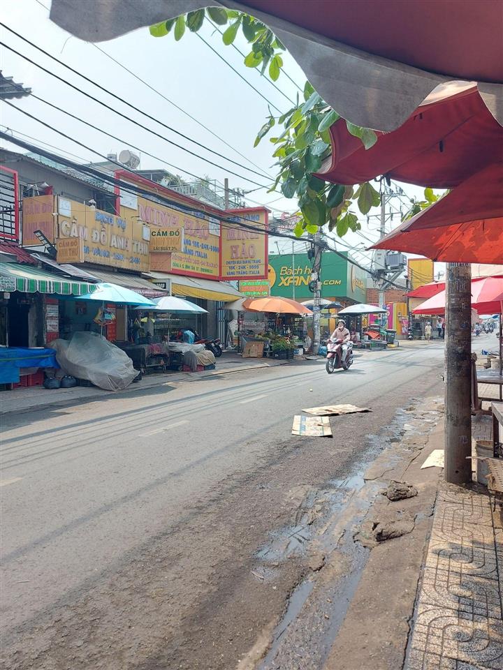 Mặt tiền kd đường tây lân, ngay ngã tư ql1a với hương lộ 2  dt 350m2  giá 27 tỷ