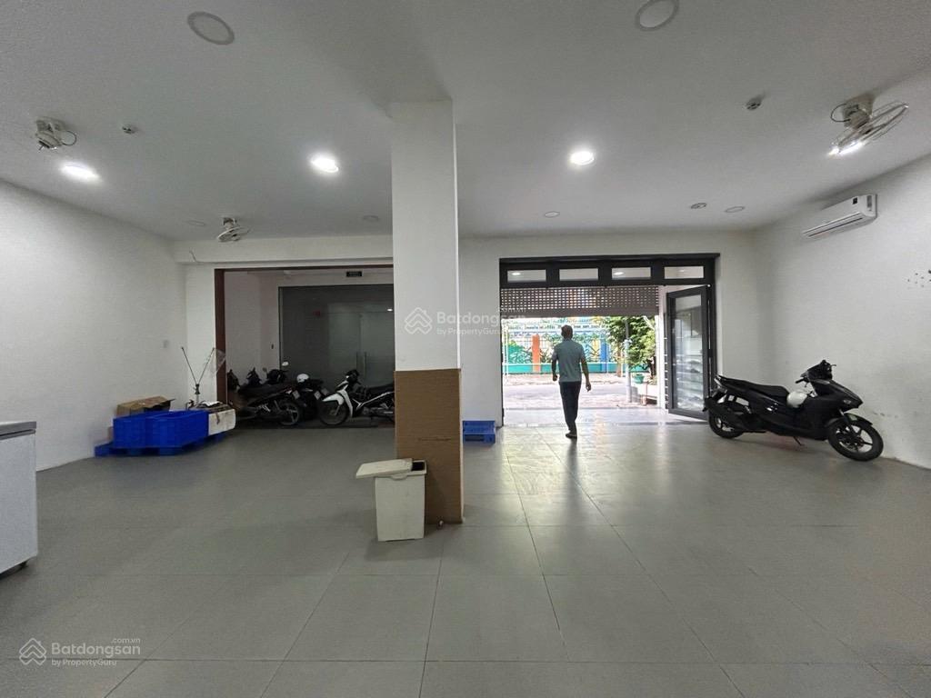Mặt tiền kd  kdc tên lửa, gần trần văn giàu, ql1  nhà 4 tầng 200m2 (10x20)  giá 23 tỷ