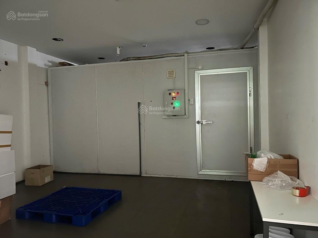 Mặt tiền kd  kdc tên lửa, gần trần văn giàu, ql1  nhà 4 tầng 200m2 (10x20)  giá 23 tỷ