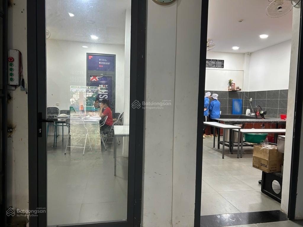 Mặt tiền kd  kdc tên lửa, gần trần văn giàu, ql1  nhà 4 tầng 200m2 (10x20)  giá 23 tỷ