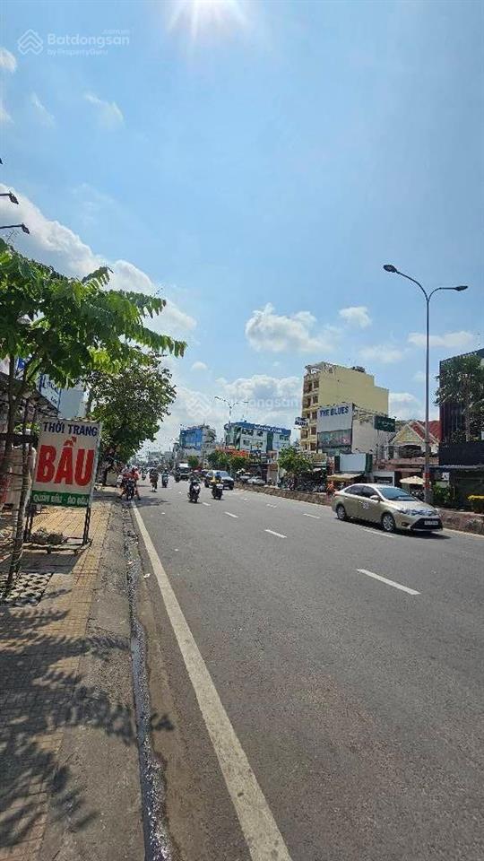 Mặt tiền lê trọng tấn, tân phú, 1 trệt 1 lầu, 20.5 tỷ, 165m2, giá 130 triệu/m2, kinh doanh sầm uất