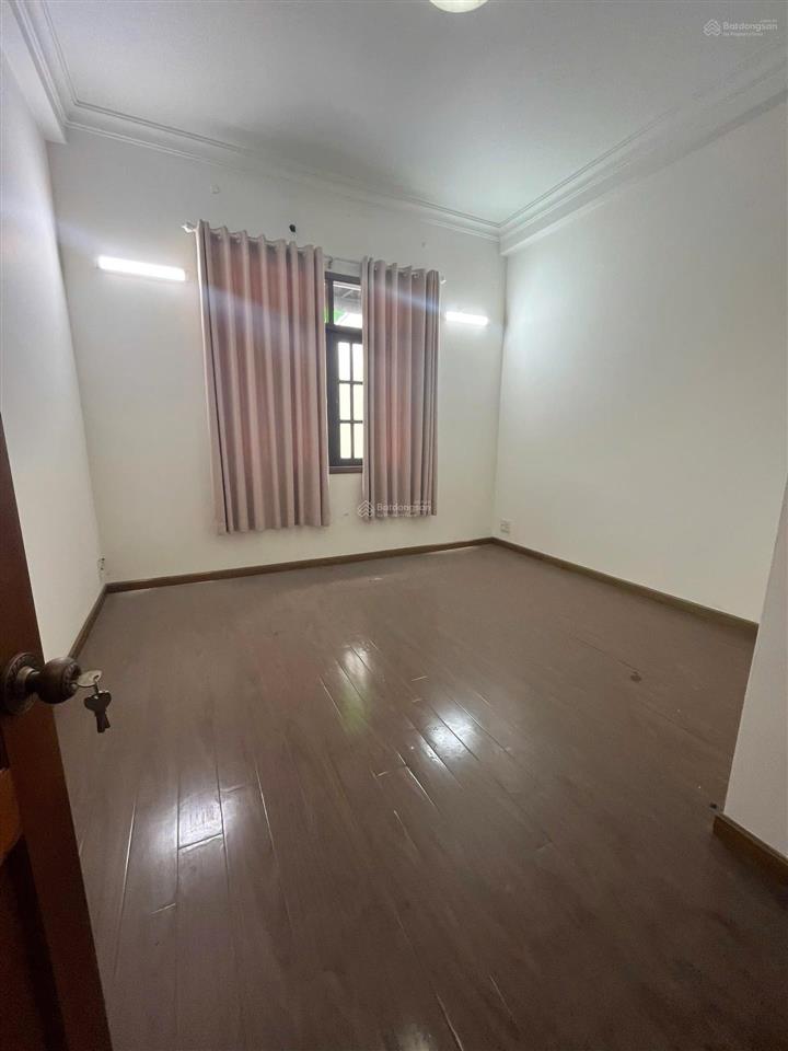 Biệt thự 3 tầng 185m2(11x18)mặt tiền đường 34 kdc tên lửagiá 20.5 tỷ