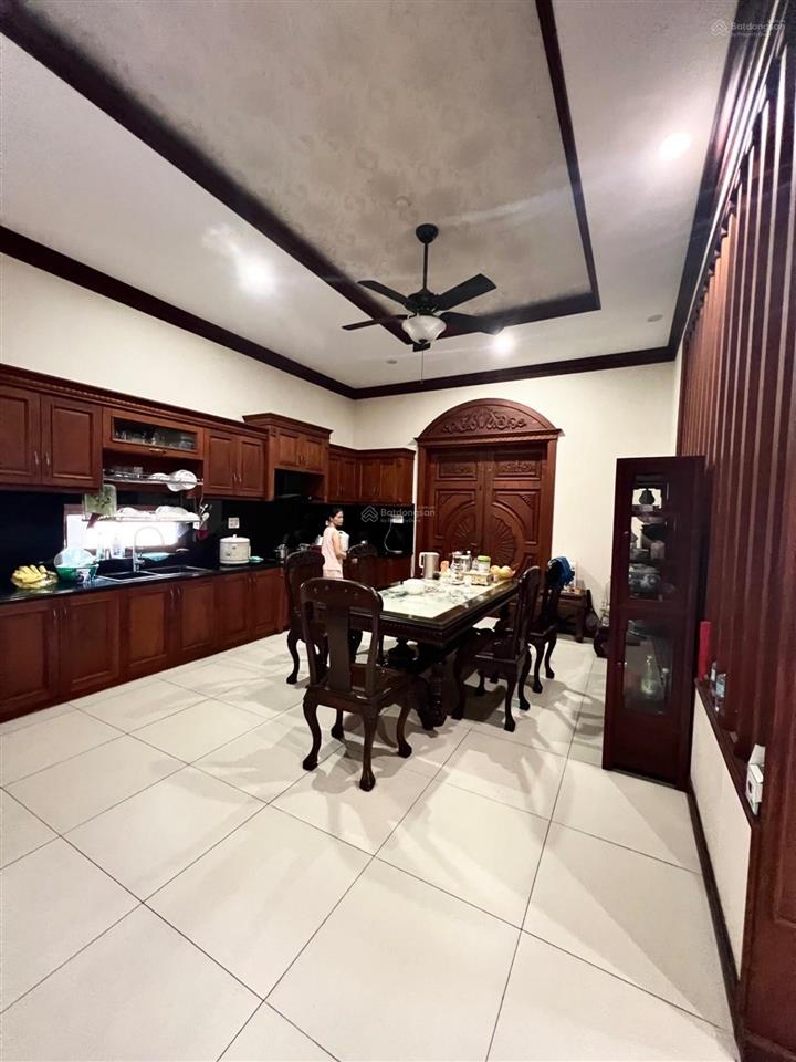 Biệt thự đẹp 4 tầng  đường 12, gần nguyễn thị tú, chợ bình thành  608m2 (20x31)  giá 51.5 tỷ