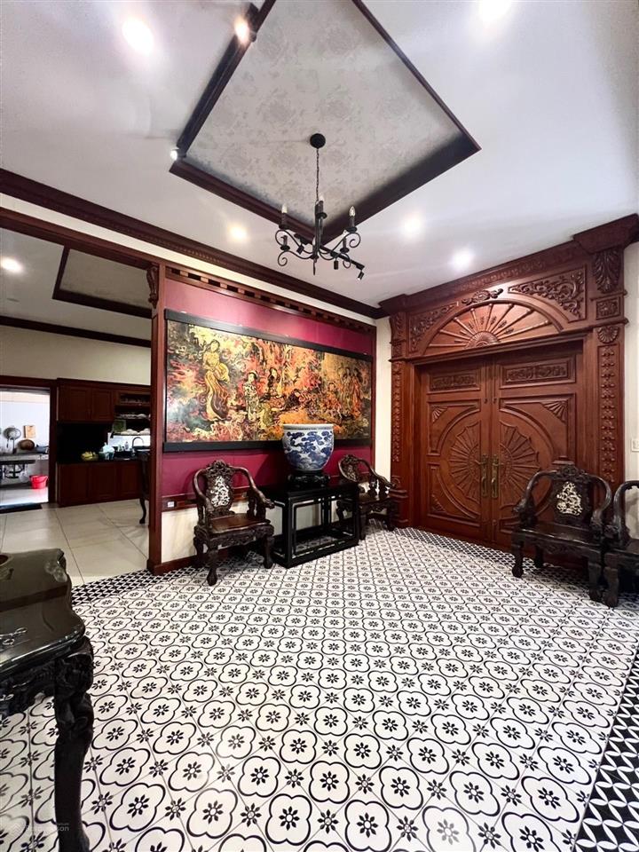 Biệt thự đẹp 4 tầng  đường 12, gần nguyễn thị tú, chợ bình thành  608m2 (20x31)  giá 51.5 tỷ