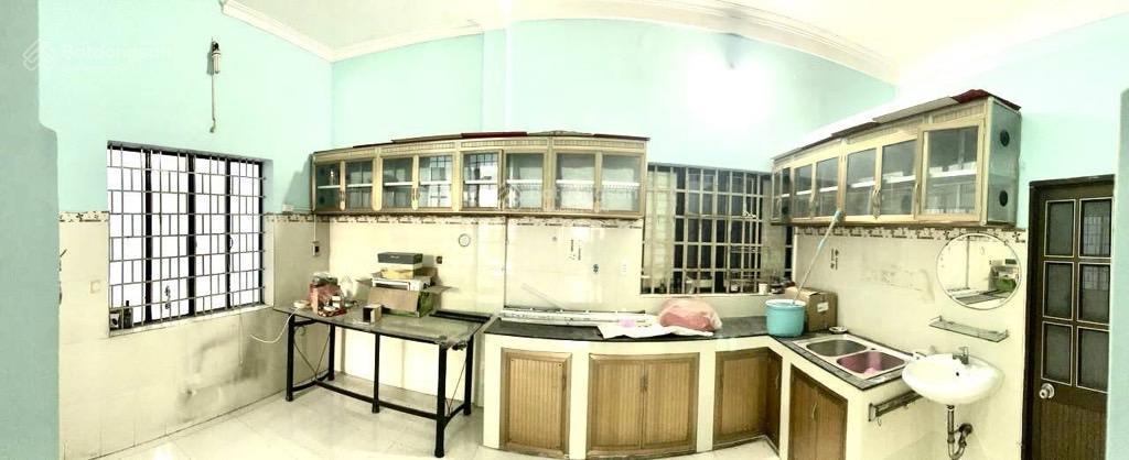 Mặt tiền kd  đường nguyễn hữu tiến  nhà 3 tầng 243m2, ngang 7m  giá 33 tỷ