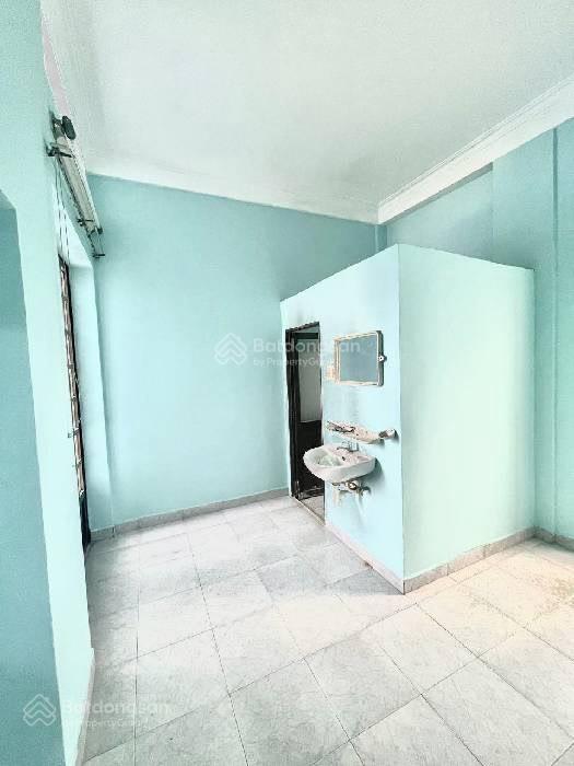 Mặt tiền kd  đường nguyễn hữu tiến  nhà 3 tầng 243m2, ngang 7m  giá 33 tỷ