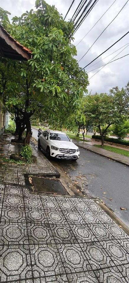 Biệt thự gỗ vip đường an dương vương giáp q6  dt 900m2 (30x30m)  4 tầng  giá 65 tỷ