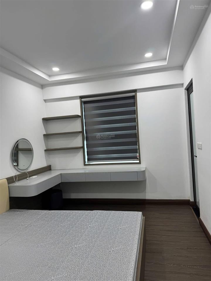 Cho thuê căn hộ 2pn full đồ mới tinh tại 39 lương khánh thiện.  xem nhà 0373 588 ***