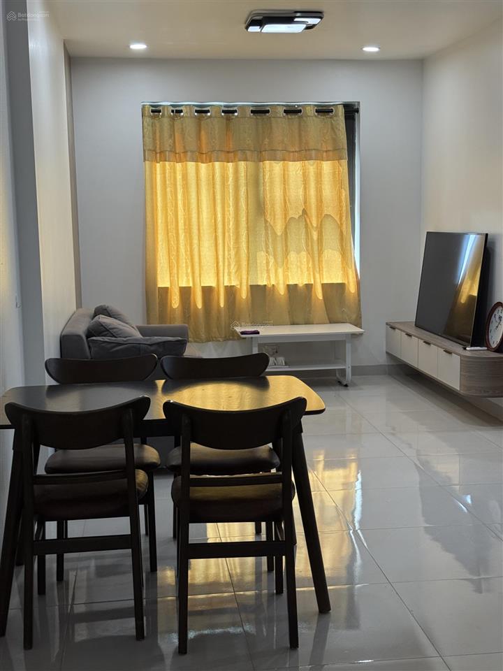 Cho thuê căn hộ 2 pn 2wc tại 39 lương khánh thiện.  0373 588 ***