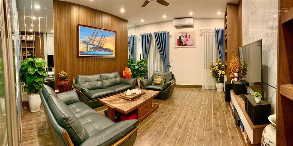 Chủ nhà cần tiền bán căn liền kề hoàng huy mall ~ võ nguyên giáp.  0373 588 ***