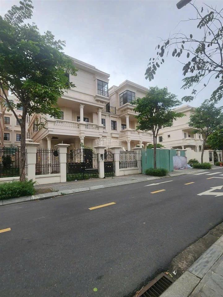 Chủ cần bán biệt thự cityland parkhill . gò vấp . vị trí vip . dtcn 250m2 . kết cấu 3 lầu . giá 54t