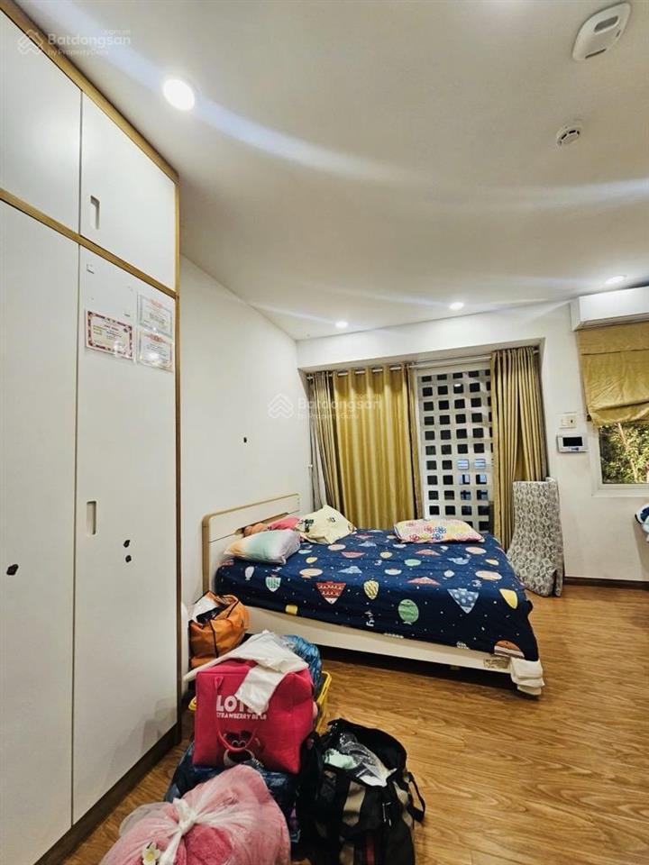 Huỳnh văn bánh  trường sa  hẻm nhựa 8m thông 60m2 6 tầng ( 4.5x13m )  rất đẹp chỉ 15.5 tỷ tl