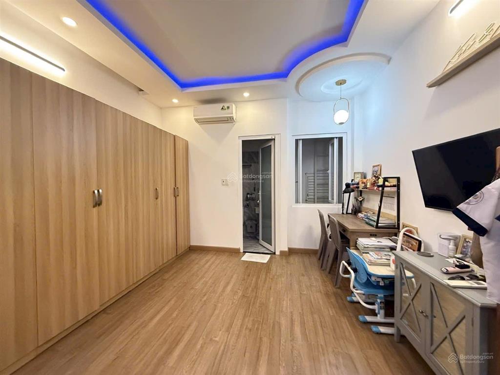 64m2  5 tầng mới đẹp hẻm xe hơi ngủ nhà nguyễn văn công p3 gò vấp cạnh sân bay chỉ 11.4 tỷ tl