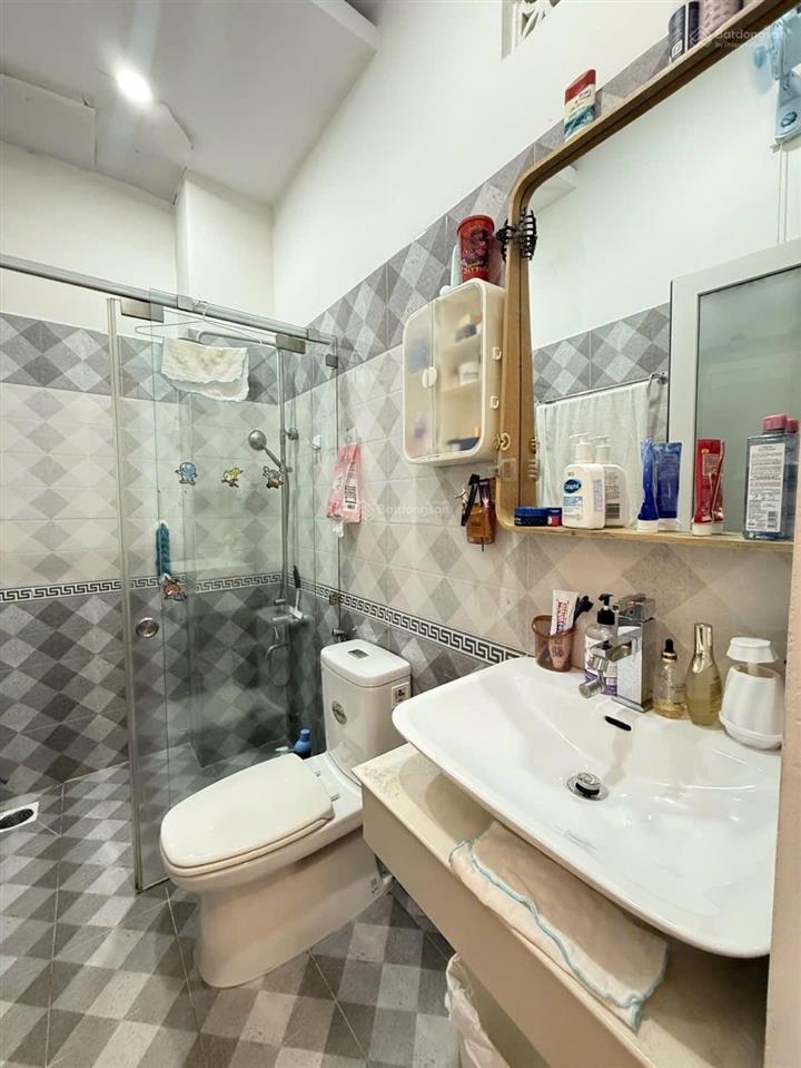 64m2  5 tầng mới đẹp hẻm xe hơi ngủ nhà nguyễn văn công p3 gò vấp cạnh sân bay chỉ 11.4 tỷ tl