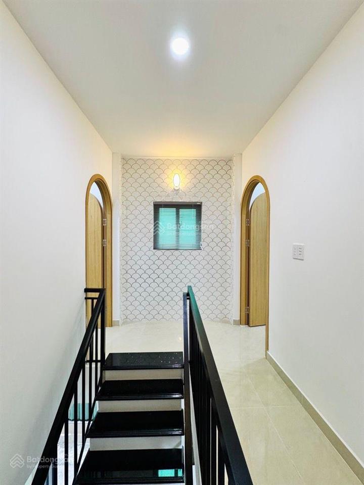 Trần quốc thảo hẻm thông quận 3 42m2 cn đủ 2 tầng 2pn  cạnh mặt tiền  định cư bán gấp 6.35 tỷ