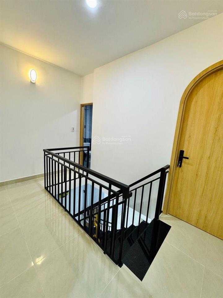 Trần quốc thảo hẻm thông quận 3 42m2 cn đủ 2 tầng 2pn  cạnh mặt tiền  định cư bán gấp 6.35 tỷ