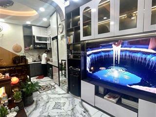 Mặt tiền cầm bá thước phú nhuânn  4 tầng  ngang 4.1m  ở kinh doanh đỉnh  giá chỉ 9.99 tỷ tl