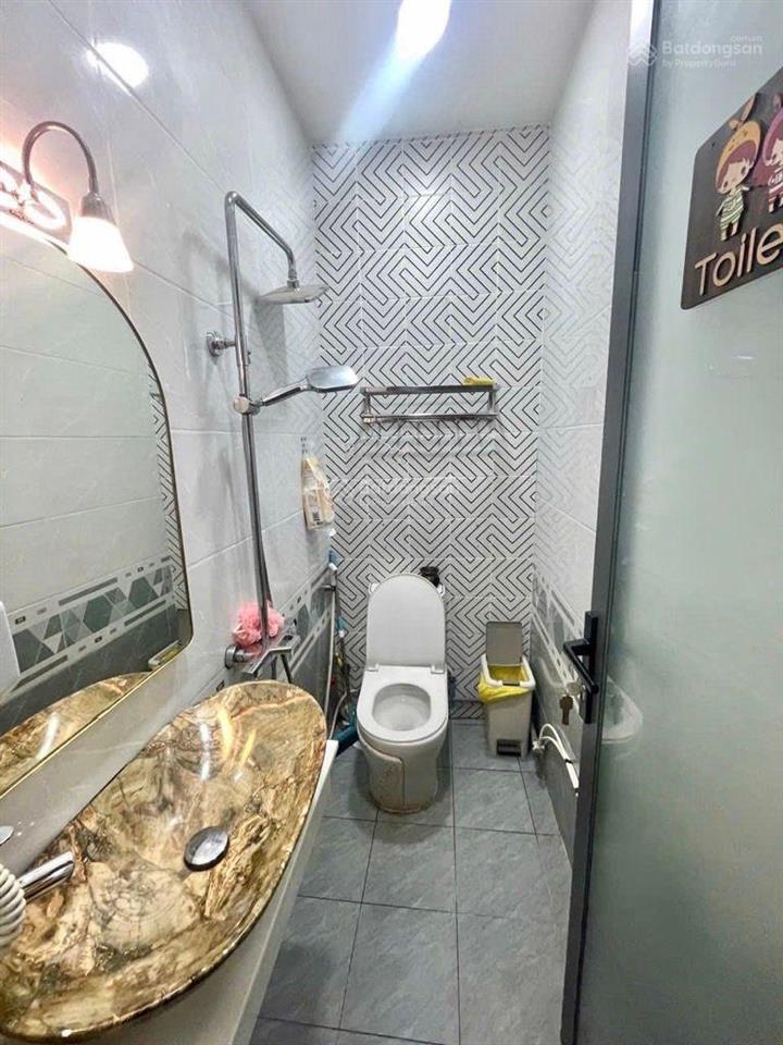 Mặt tiền cầm bá thước phú nhuânn  4 tầng  ngang 4.1m  ở kinh doanh đỉnh  giá chỉ 9.99 tỷ tl