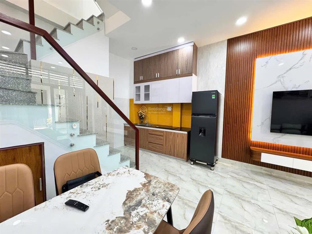 Trường sa p13 phú nhuận 31m2  3 tầng đúc  ngang 4x d8  mới đẹp hẻm 4m cạnh mặt tiền  6,65 tỷ tl