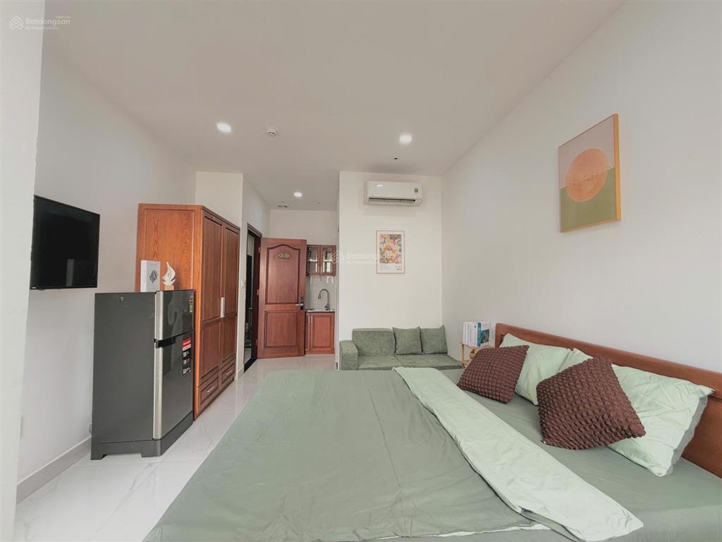 Studio ban công full nt ngay đại học ngoại ngữ tin học, học viện hàng không, sân bay quốc tế,