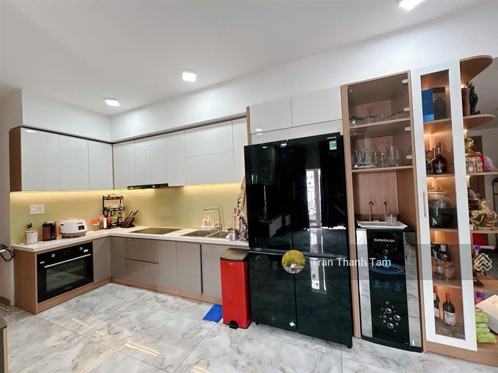 Chính chủ cần bán nhanh căn hộ oriental plaza 84m2 2pn 2wc giá 4 tỷ 350.  0932 349 *** thanh tâm
