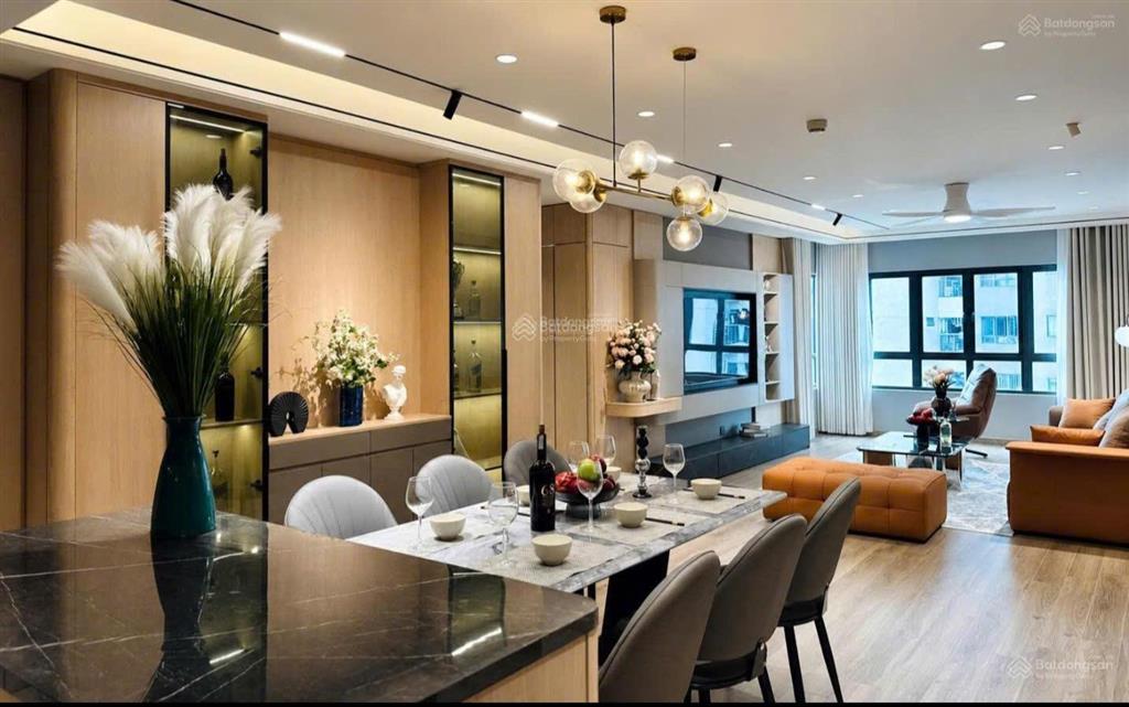Chính chủ gửi bán căn cc flc 159m2, giá 9,5 tỷ, sổ sẵn, 3 ngủ, 2 vs,chủ cần bán gấp tại flc mỹ đình